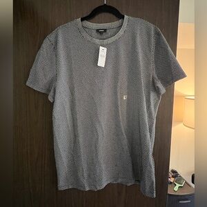 Express casual shirt sleeve shirt.